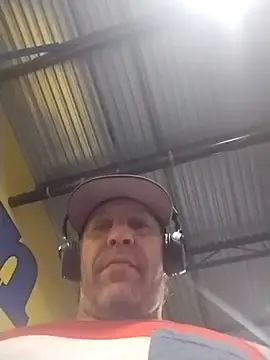 trucker1979 online show from 05-24-26, 09:09