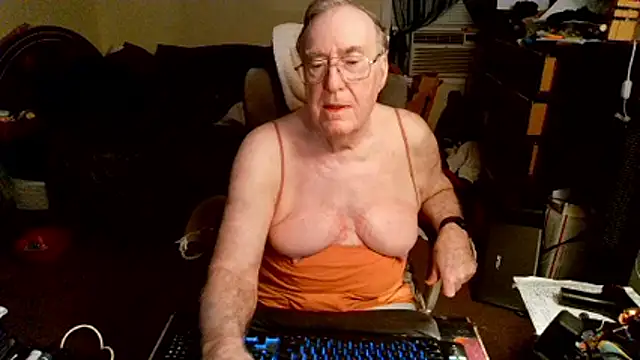 Toastir online show from 06-20-26, 03:06