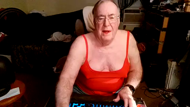 Snapshot of Toastir chatting on 10-27-25, 09:38 Toastir online show from 10-27-25, 09:38