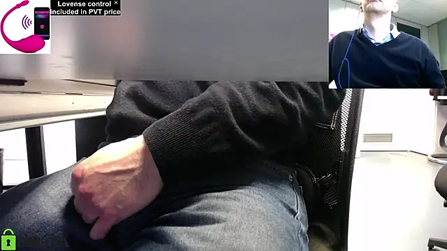 Snapshot of pliko chatting on 02-28-25, 08:53 pliko online show from 02-28-25, 08:53