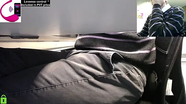 Snapshot of pliko chatting on 03-10-25, 03:30 pliko online show from 03-10-25, 03:30