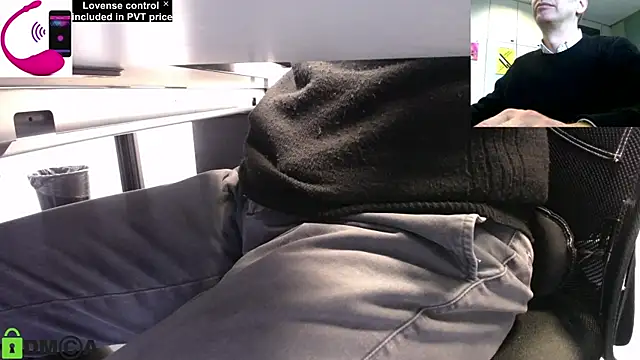 Snapshot of pliko chatting on 03-12-25, 09:23 pliko online show from 03-12-25, 09:23