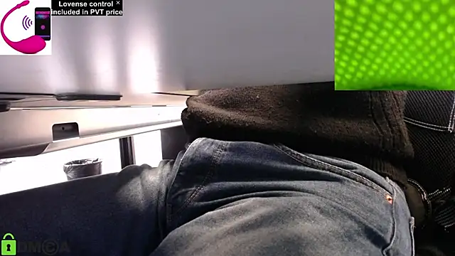 Snapshot of pliko chatting on 03-03-25, 11:22 pliko online show from 03-03-25, 11:22