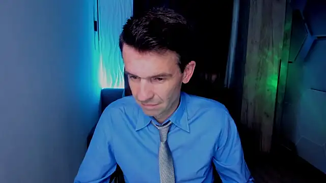 SteveTiger online show from 10-28-25, 01:43