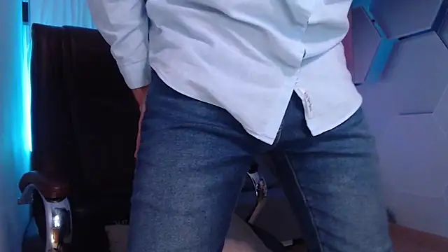 SteveTiger online show from 10-27-25, 03:46