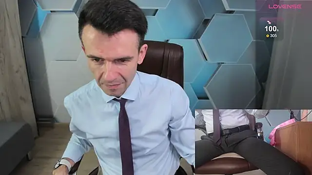 Snapshot of SteveTiger chatting on 02-08-26, 12:14 SteveTiger online show from 02-08-26, 12:14