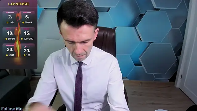 SteveTiger online show from 11-17-25, 11:47