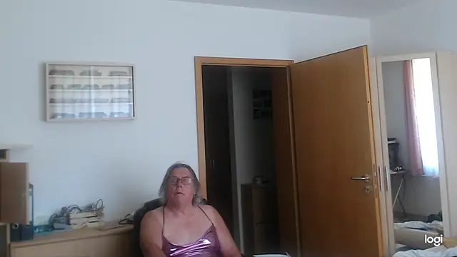 Sissygera online show from 06-19-26, 07:36