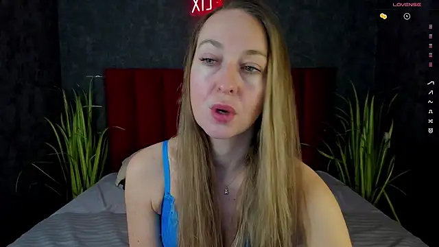 GwenCarter online show from 03-18-25, 05:45