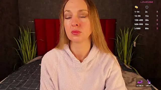 GwenCarter online show from 03-06-25, 05:57