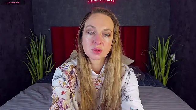 GwenCarter online show from 02-03-25, 11:53