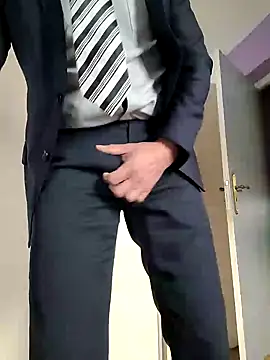 Snapshot of Justforoneday chatting on 12-19-24, 11:50 Justforoneday online show from 12-19-24, 11:50