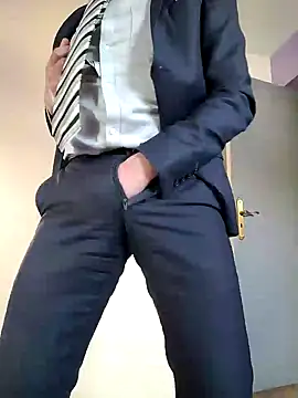 Snapshot of Justforoneday chatting on 01-28-25, 12:32 Justforoneday online show from 01-28-25, 12:32