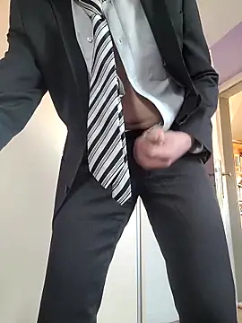 Snapshot of Justforoneday chatting on 03-06-25, 12:41 Justforoneday online show from 03-06-25, 12:41