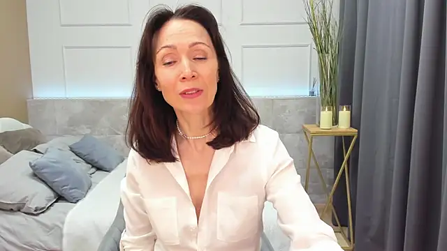 Snapshot of Maria_Gold chatting on 02-22-25, 01:57 Maria Gold online show from 02-22-25, 01:57