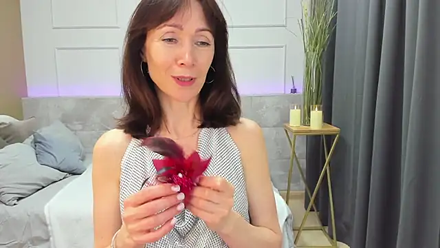 Snapshot of Maria_Gold chatting on 12-26-24, 04:47 Maria Gold online show from 12-26-24, 04:47