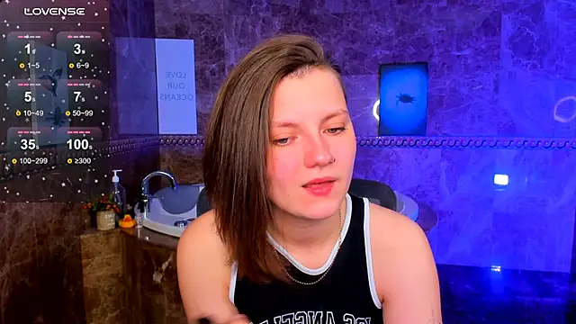 MelindaTin online show from 04-11-26, 01:13