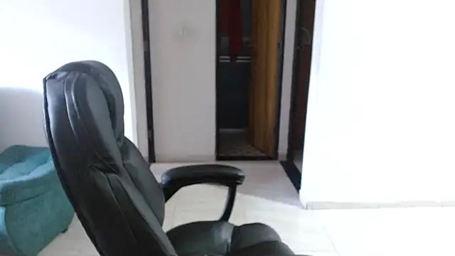 Ixchel Anaid online show from 04-12-26, 12:30