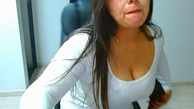 Ixchel Anaid online show from 03-28-26, 02:56