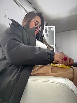 Ixchel Anaid online show from 04-13-26, 12:42