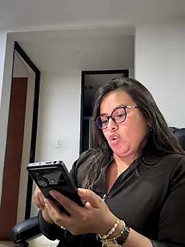 Ixchel Anaid online show from 11-25-25, 01:28