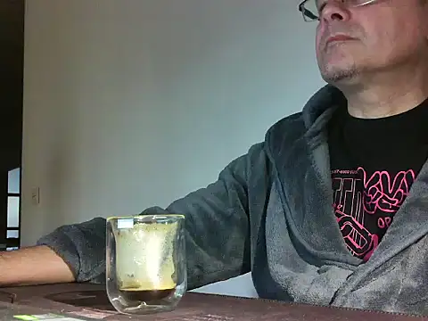 Snapshot of qpmario@xh chatting on 03-27-26, 06:22 qpmarioxh online show from 03-27-26, 06:22