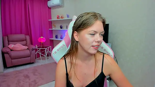 Strawberrye online show from 02-21-26, 03:19