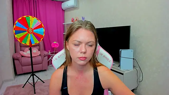 Strawberrye online show from 02-10-26, 03:27