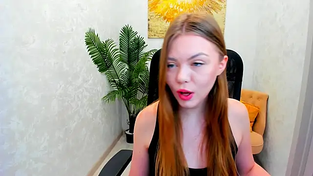 Snapshot of Strawberrye chatting on 03-22-25, 11:42 Strawberrye online show from 03-22-25, 11:42