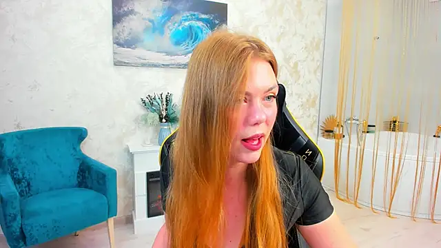 Snapshot of Strawberrye chatting on 09-13-25, 03:28 Strawberrye online show from 09-13-25, 03:28