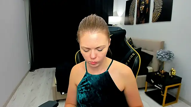 Strawberrye online show from 05-16-26, 10:36