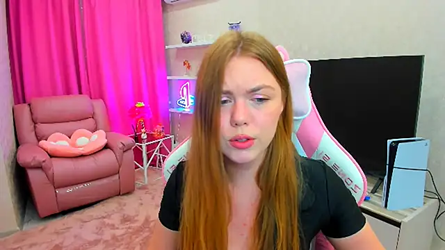 Snapshot of Strawberrye chatting on 09-10-25, 03:27 Strawberrye online show from 09-10-25, 03:27