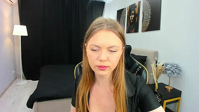 Snapshot of Strawberrye chatting on 11-19-25, 03:28 Strawberrye online show from 11-19-25, 03:28