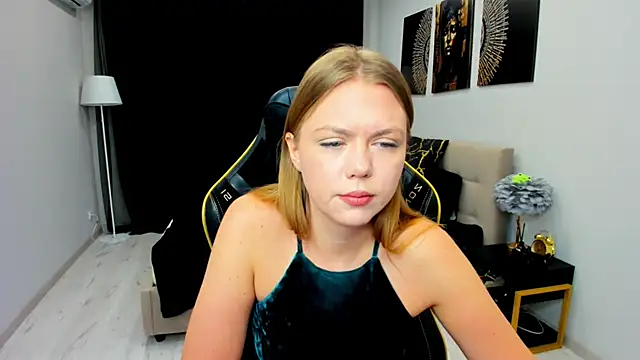 Strawberrye online show from 02-24-26, 03:18