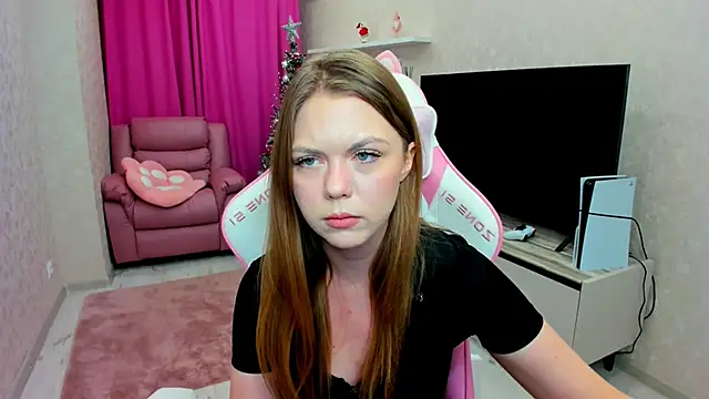 Snapshot of Strawberrye chatting on 01-12-26, 03:46 Strawberrye online show from 01-12-26, 03:46