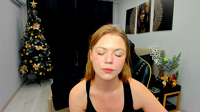 Snapshot of Strawberrye chatting on 01-13-26, 03:21 Strawberrye online show from 01-13-26, 03:21