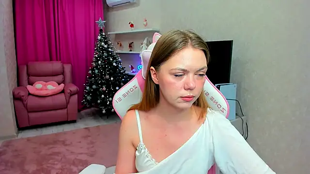 Snapshot of Strawberrye chatting on 01-09-26, 03:24 Strawberrye online show from 01-09-26, 03:24