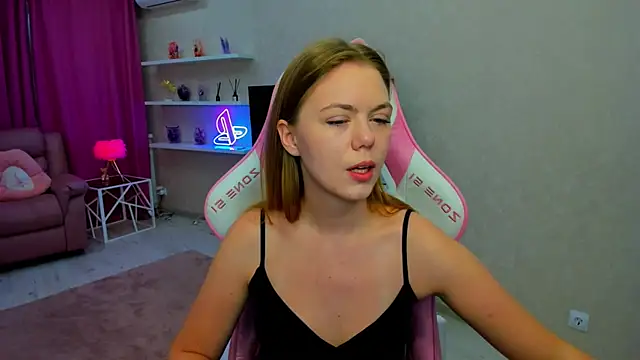 Strawberrye online show from 05-08-26, 03:21