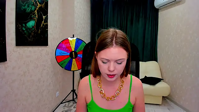 Snapshot of Strawberrye chatting on 03-12-25, 09:44 Strawberrye online show from 03-12-25, 09:44