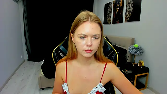 Strawberrye online show from 03-24-26, 03:28