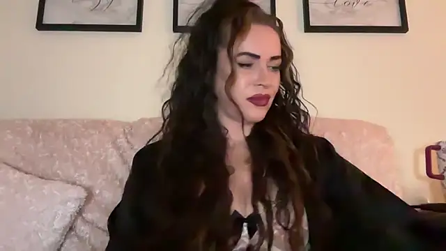 Snapshot of EmilyBlue chatting on 10-17-25, 08:10 EmilyBlue online show from 10-17-25, 08:10