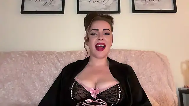 Snapshot of EmilyBlue chatting on 10-09-25, 07:47 EmilyBlue online show from 10-09-25, 07:47