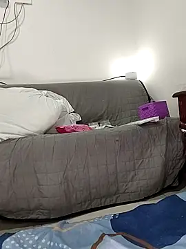 Snapshot of estrella_tasty chatting on 03-19-26, 02:33 estrella tasty online show from 03-19-26, 02:33