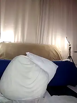 Snapshot of estrella_tasty chatting on 03-12-25, 01:25 estrella tasty online show from 03-12-25, 01:25
