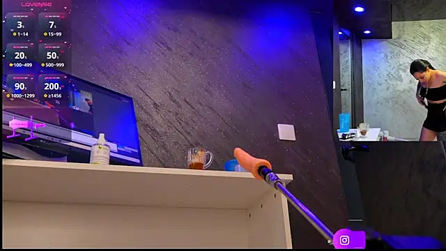 im-your-lovee online show from 04-13-26, 06:17