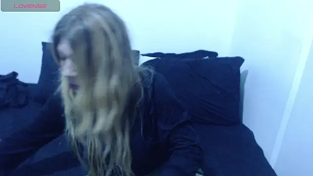 Dulce-Bella online show from 11-13-25, 09:08