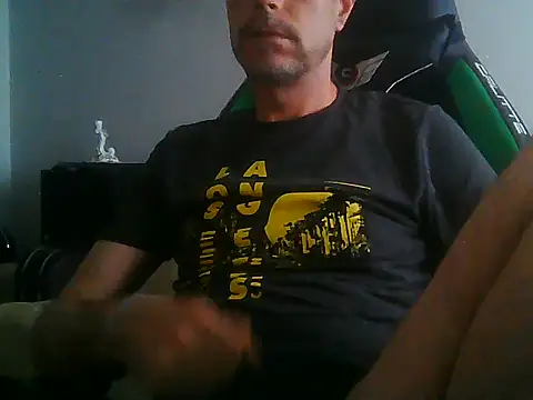 Snapshot of boran34 chatting on 06-04-26, 04:33 boran34 online show from 06-04-26, 04:33