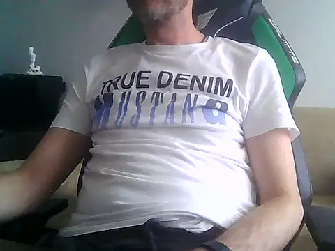 Snapshot of boran34 chatting on 05-12-26, 03:29 boran34 online show from 05-12-26, 03:29