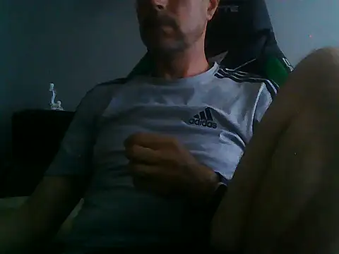 Snapshot of boran34 chatting on 06-08-26, 04:51 boran34 online show from 06-08-26, 04:51