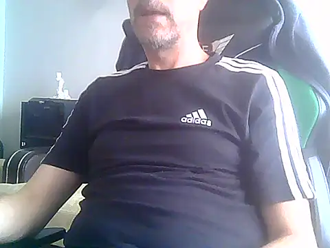 Snapshot of boran34 chatting on 06-01-26, 03:33 boran34 online show from 06-01-26, 03:33